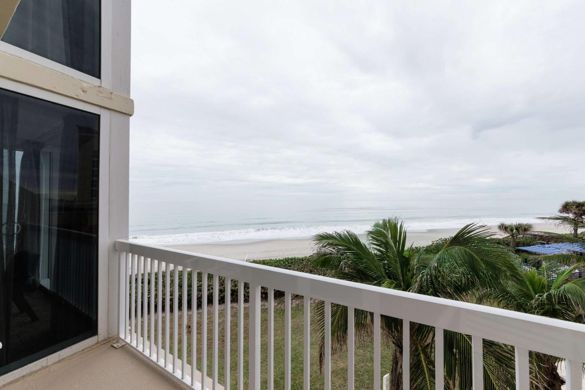 Hilton Melbourne Beach Oceanfront Buitenkant foto