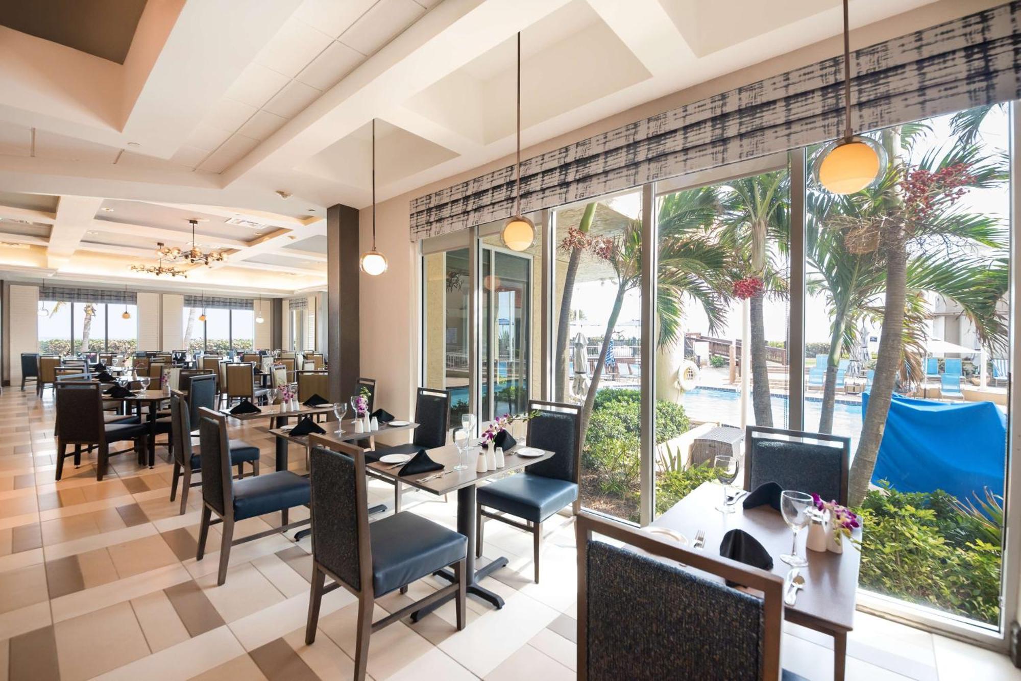 Hilton Melbourne Beach Oceanfront Buitenkant foto